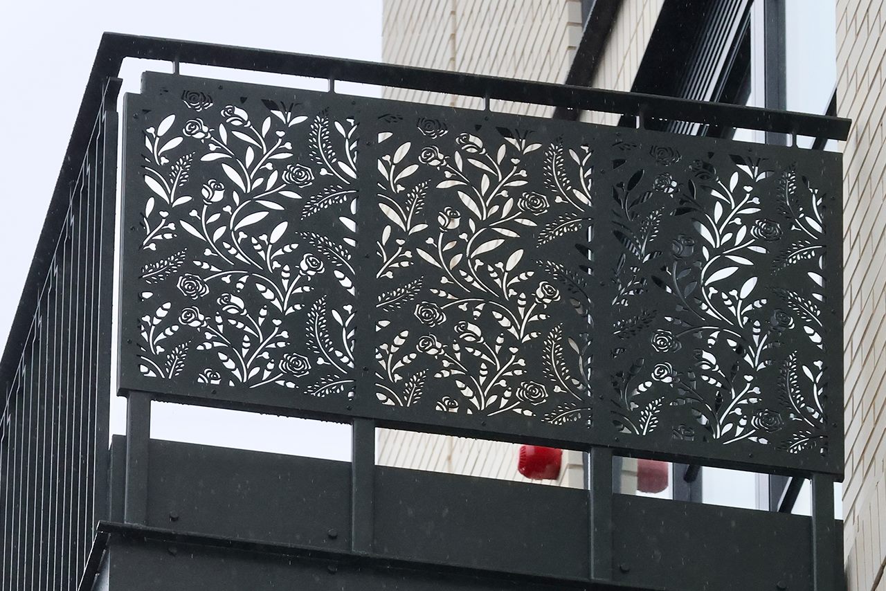 Laser-cut decorative balcony screens